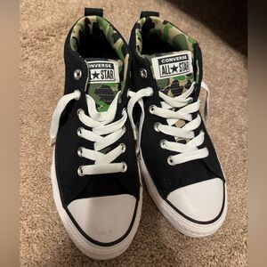 Converse mens size 6 Black mid-Top Sneakers with camo color.